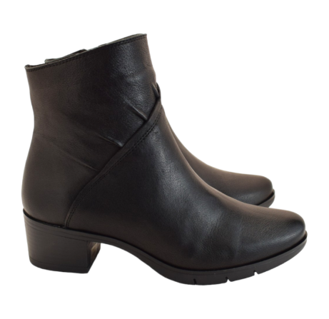 PAULA URBAN - 13-1319